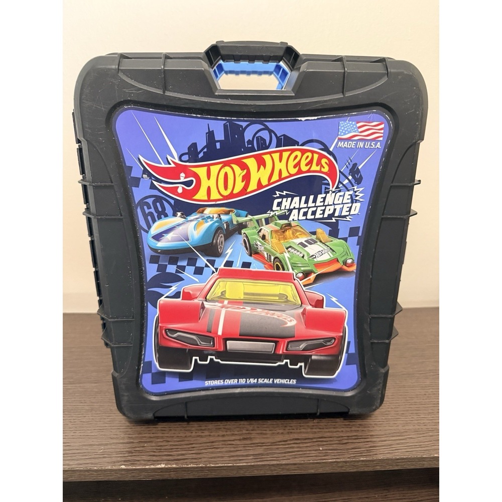 Hot Wheels Challenge Accepted 110 Car Storage Case w/ Retractable Handle Wheels